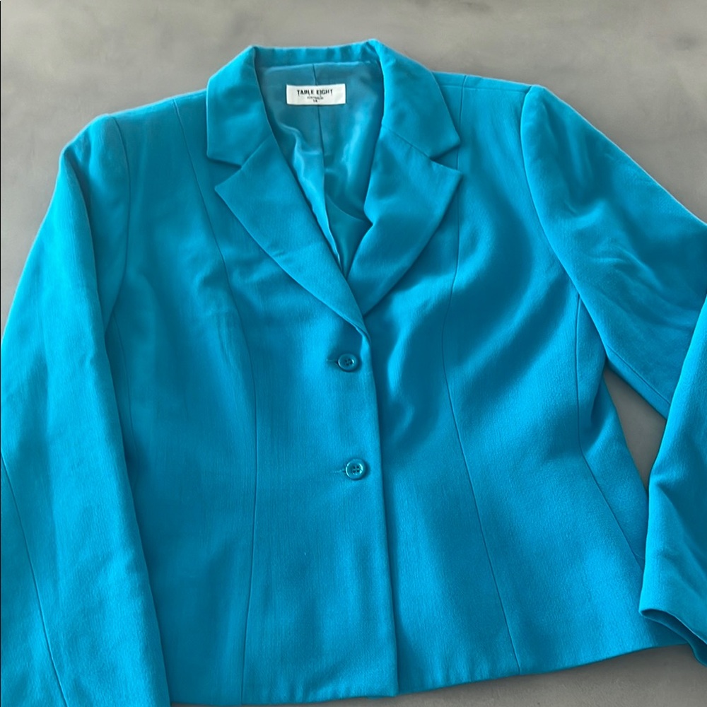 Beautiful Women's Vibrant Blue Blazer by Table Eight of Australia in size 14
